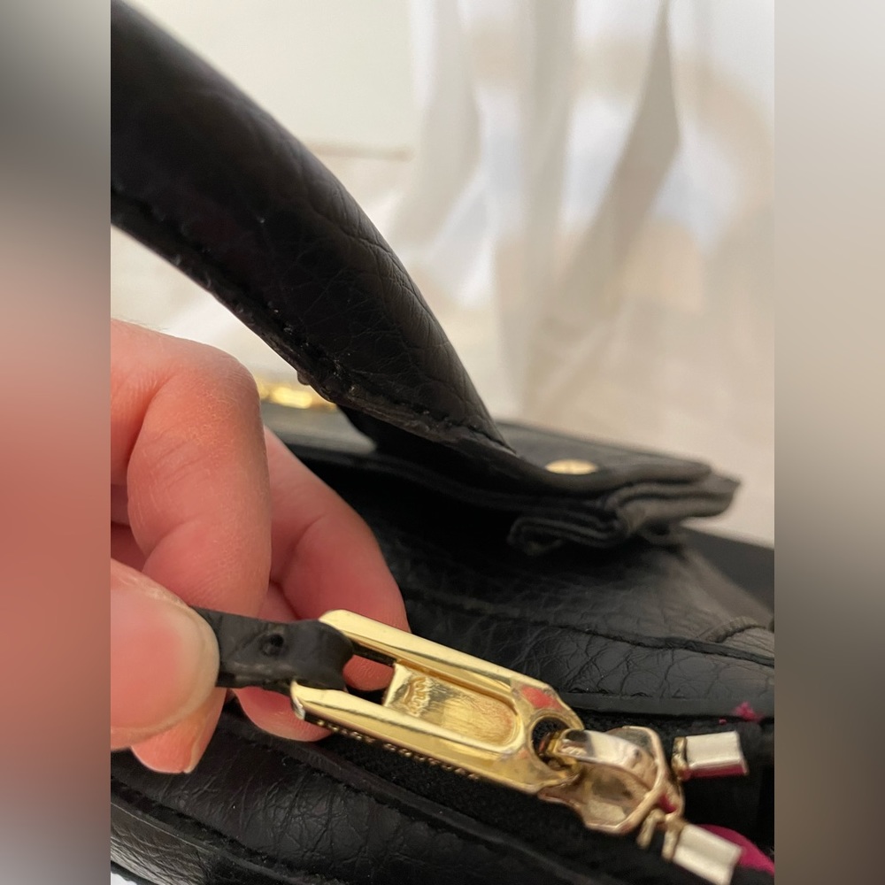 **Sold** Y2K Juicy Couture Black Leather Purse with Hot Pink Lining - Picture 9 of 15